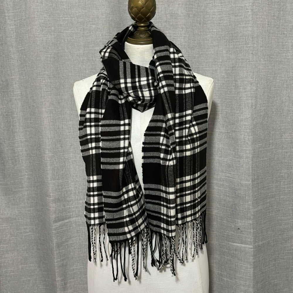 Like New Scarf-Black & White-Twisted Fringe-65x12